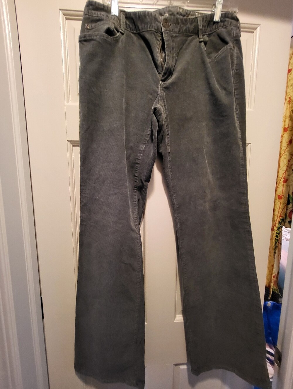 Women's Grey Straight-Leg Jeans